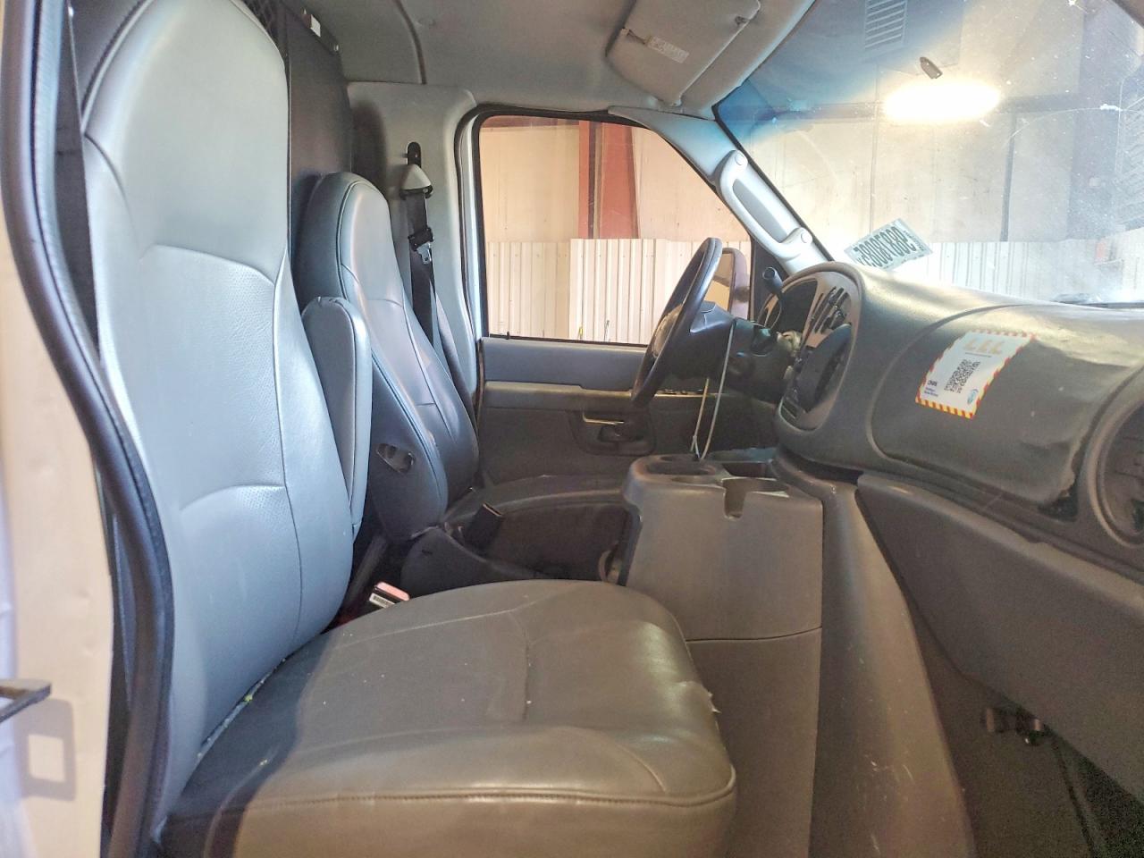 Ford Econoline E250 Van