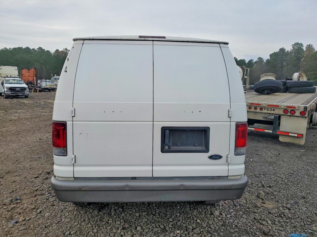 Ford Econoline E250 Van