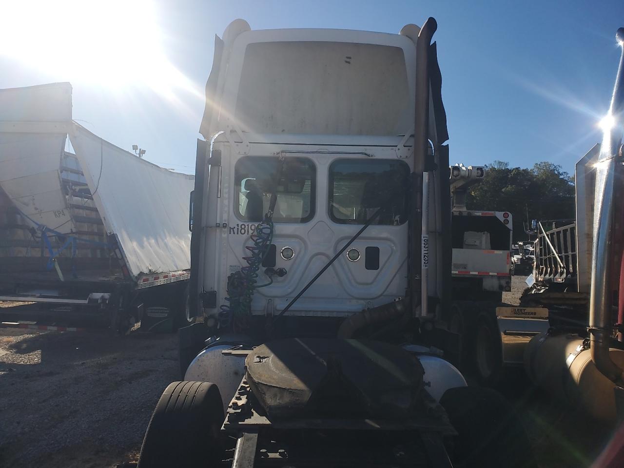 Freightliner Cascadia 1