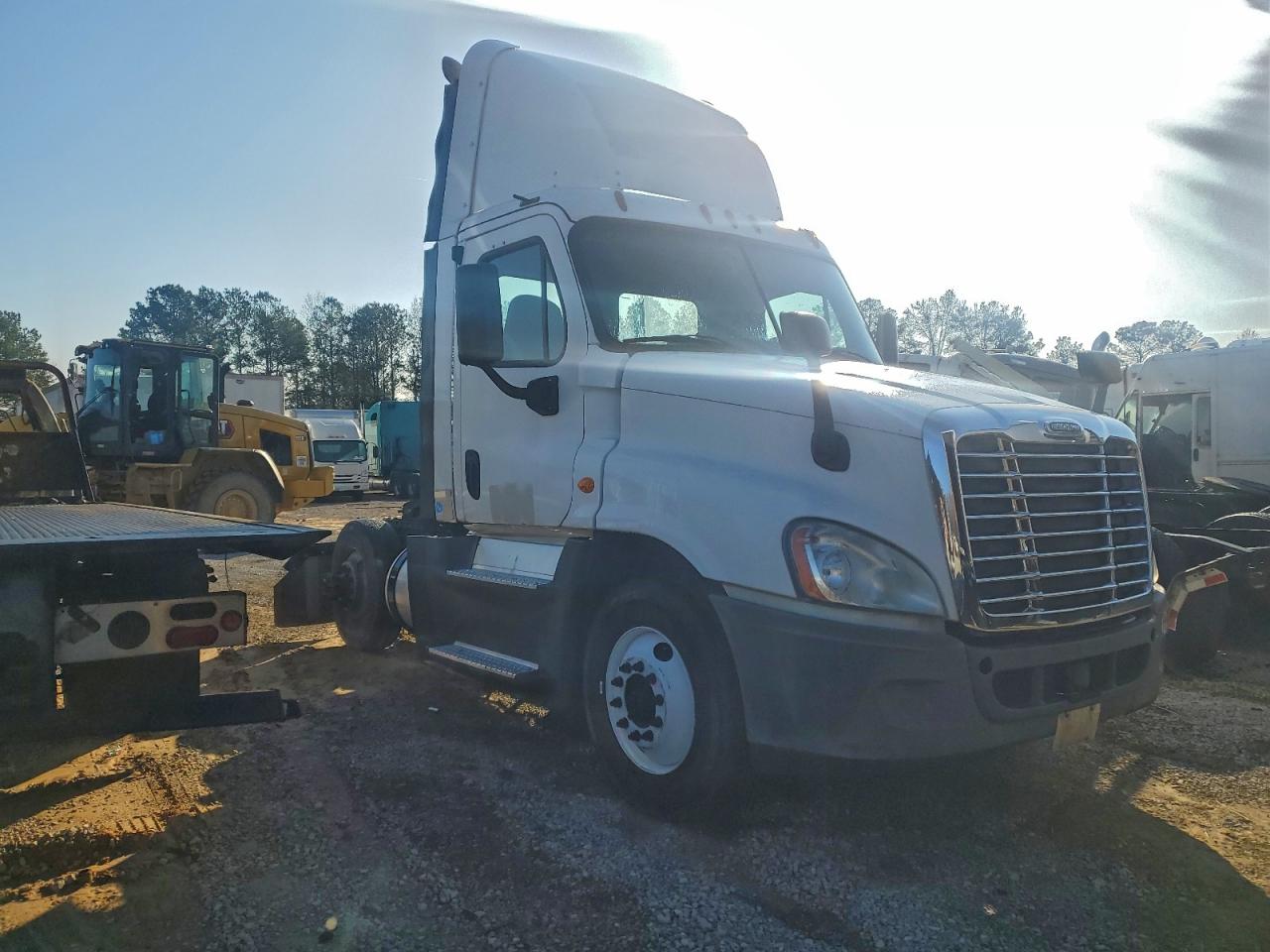 Salvage Freightliner Cascadia 1 Image