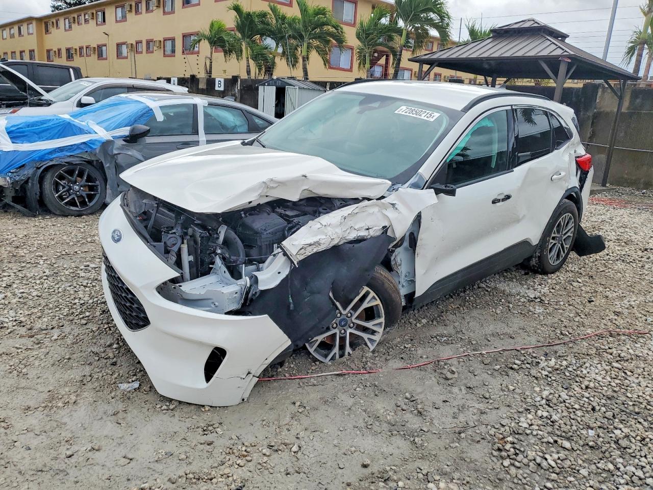 Salvage Ford Escape Image
