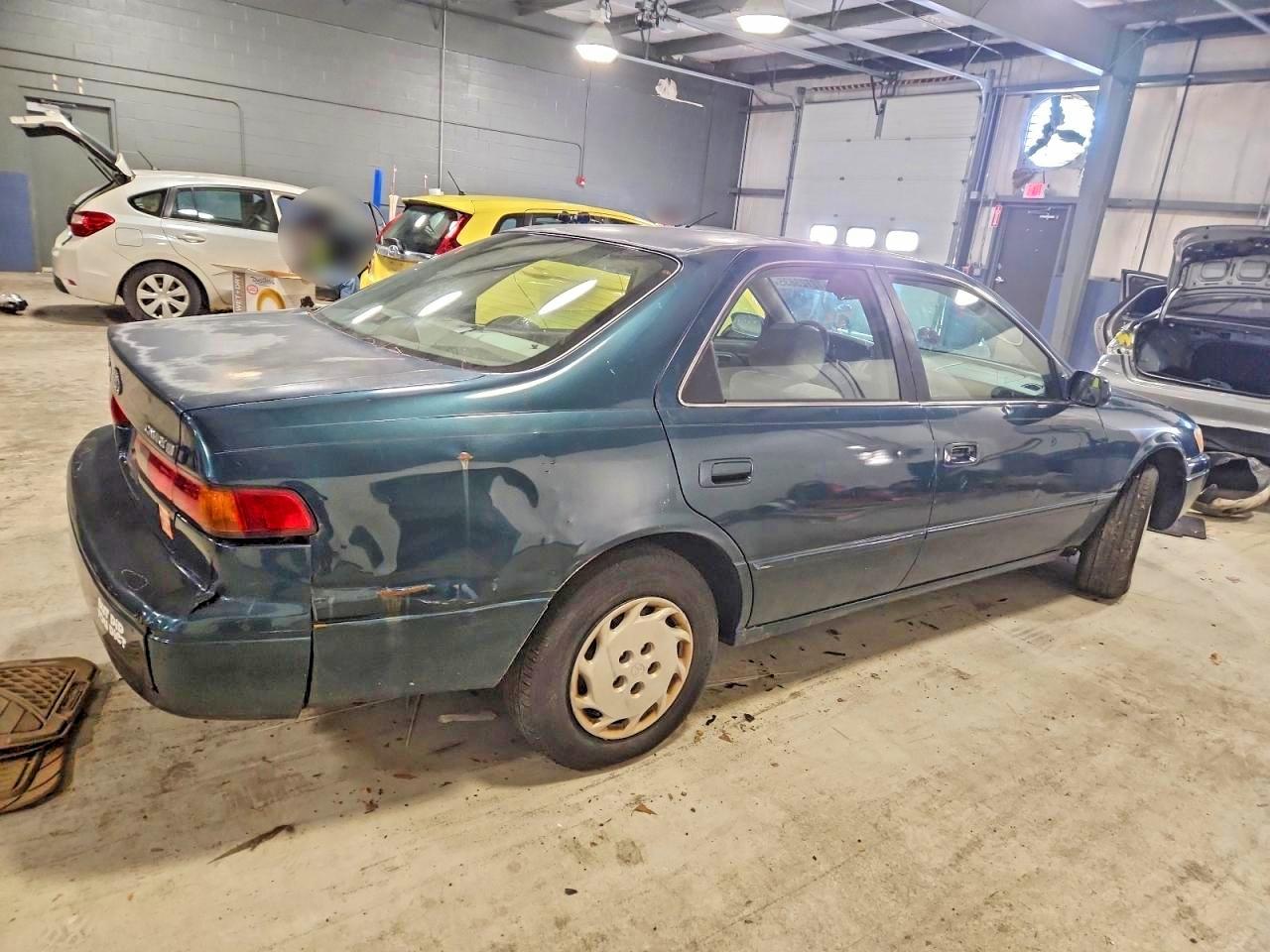 Toyota Camry Ce