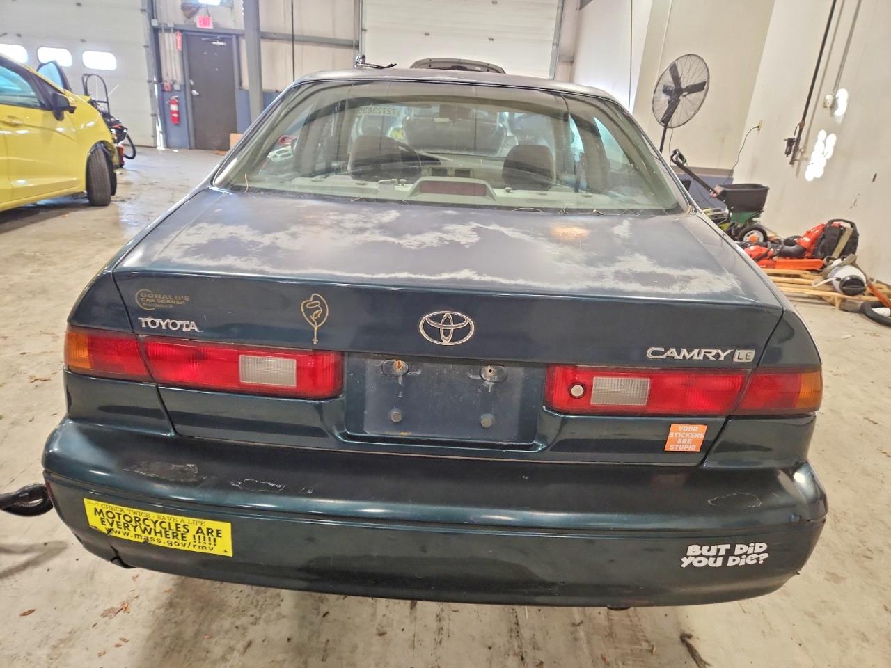 Toyota Camry Ce