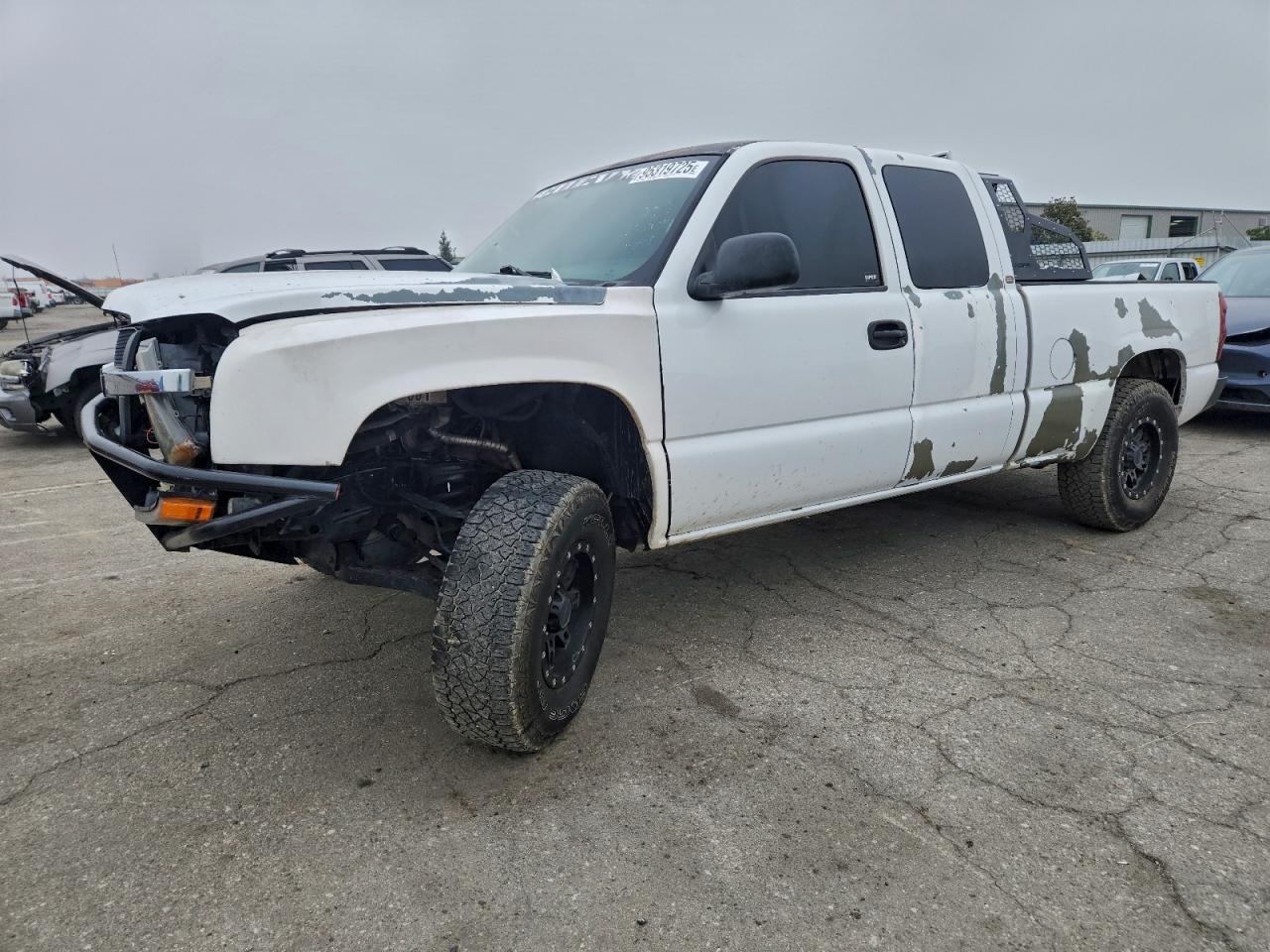 Salvage Chevrolet Silverado Image