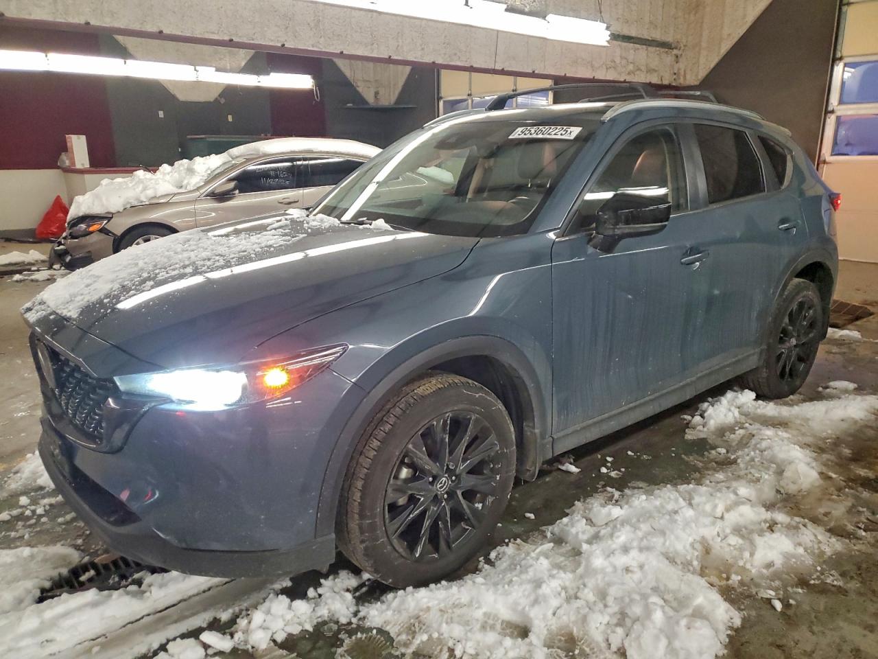 Salvage Mazda Cx Image