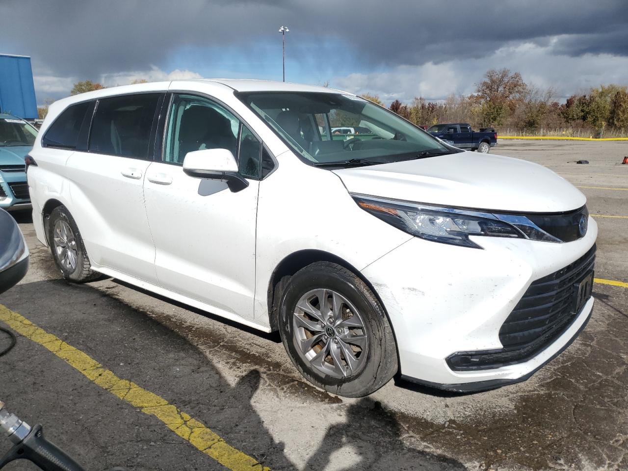 Toyota Sienna Le