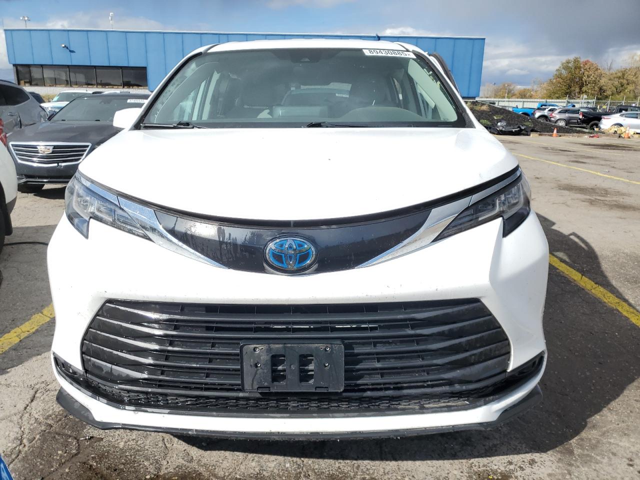 Toyota Sienna Le