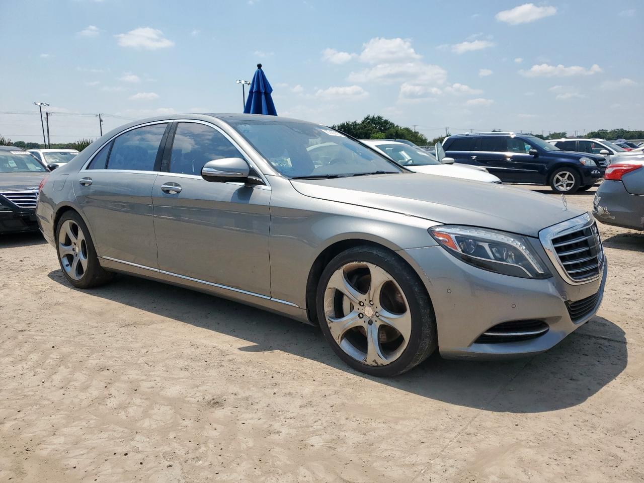 Mercedes-Benz S-Class 550