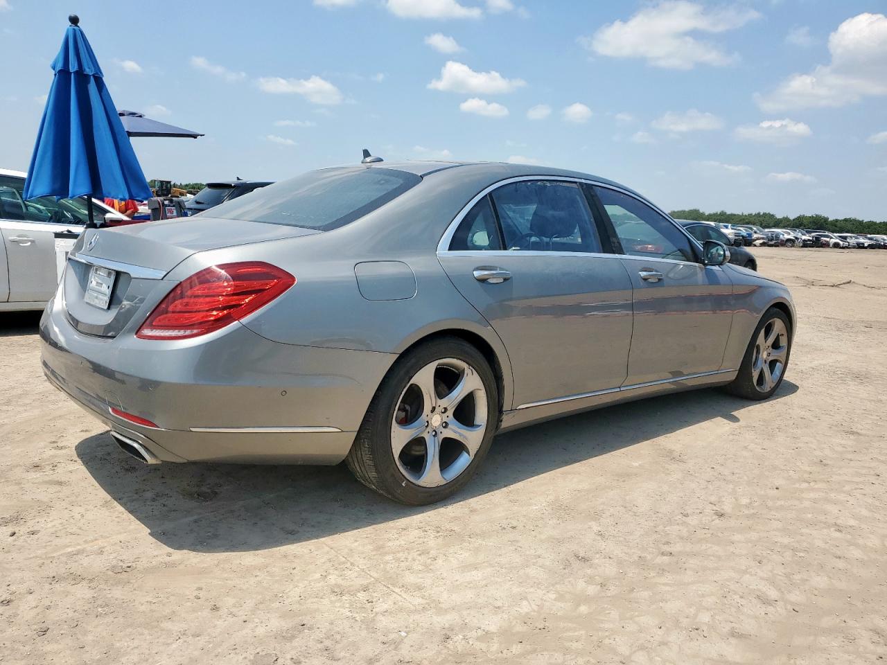 Mercedes-Benz S-Class 550
