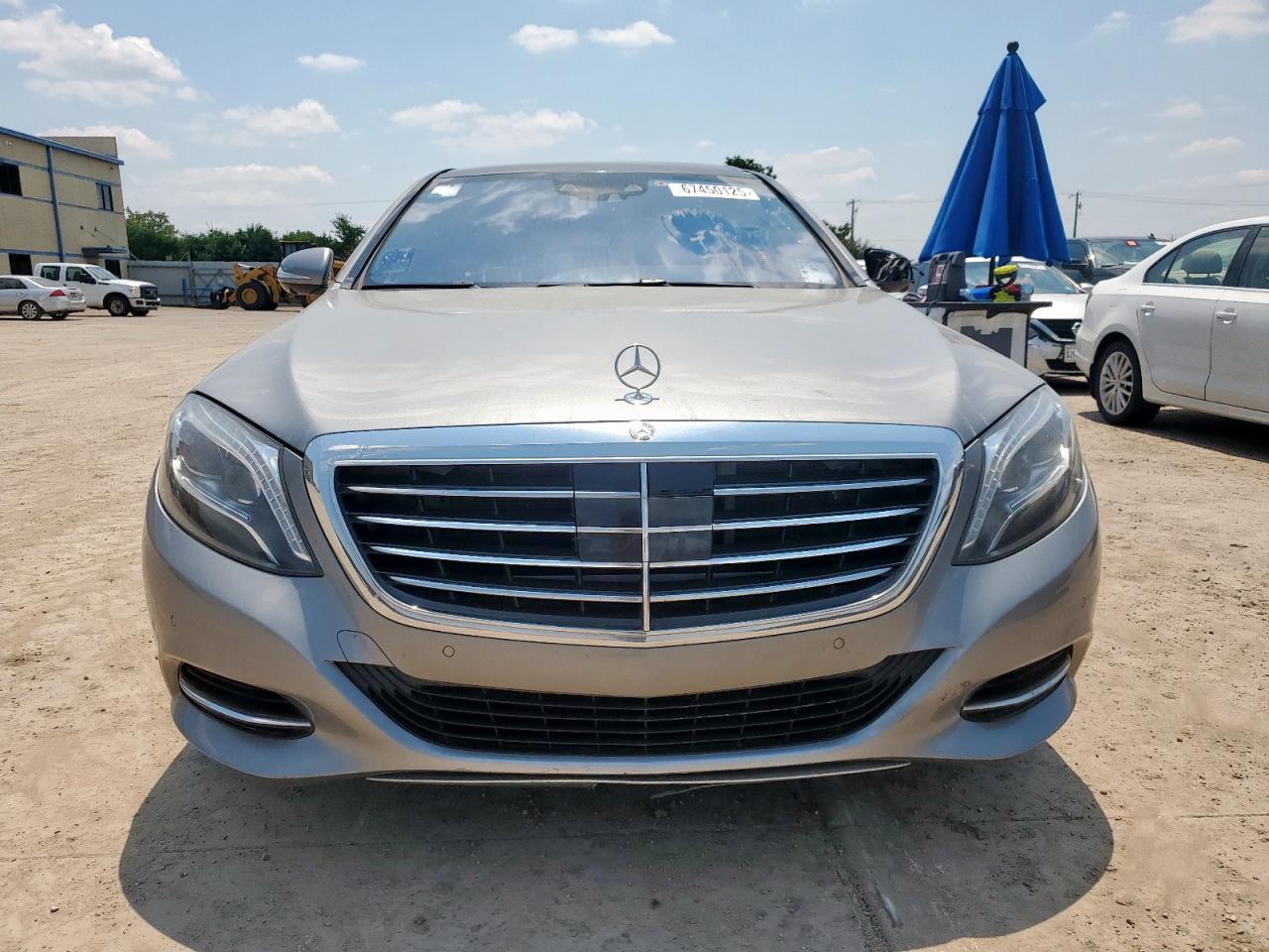 Mercedes-Benz S-Class 550