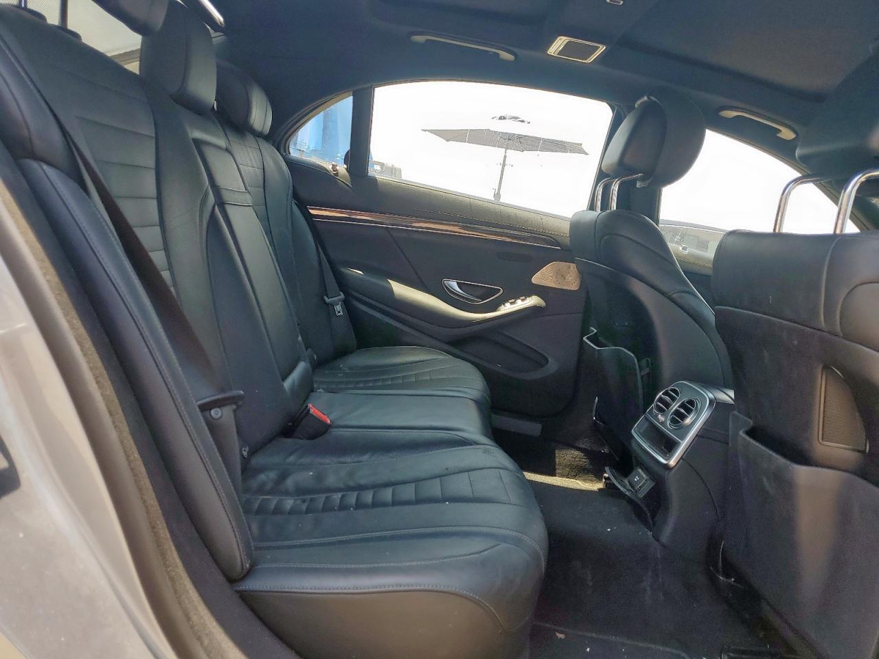 Mercedes-Benz S-Class 550