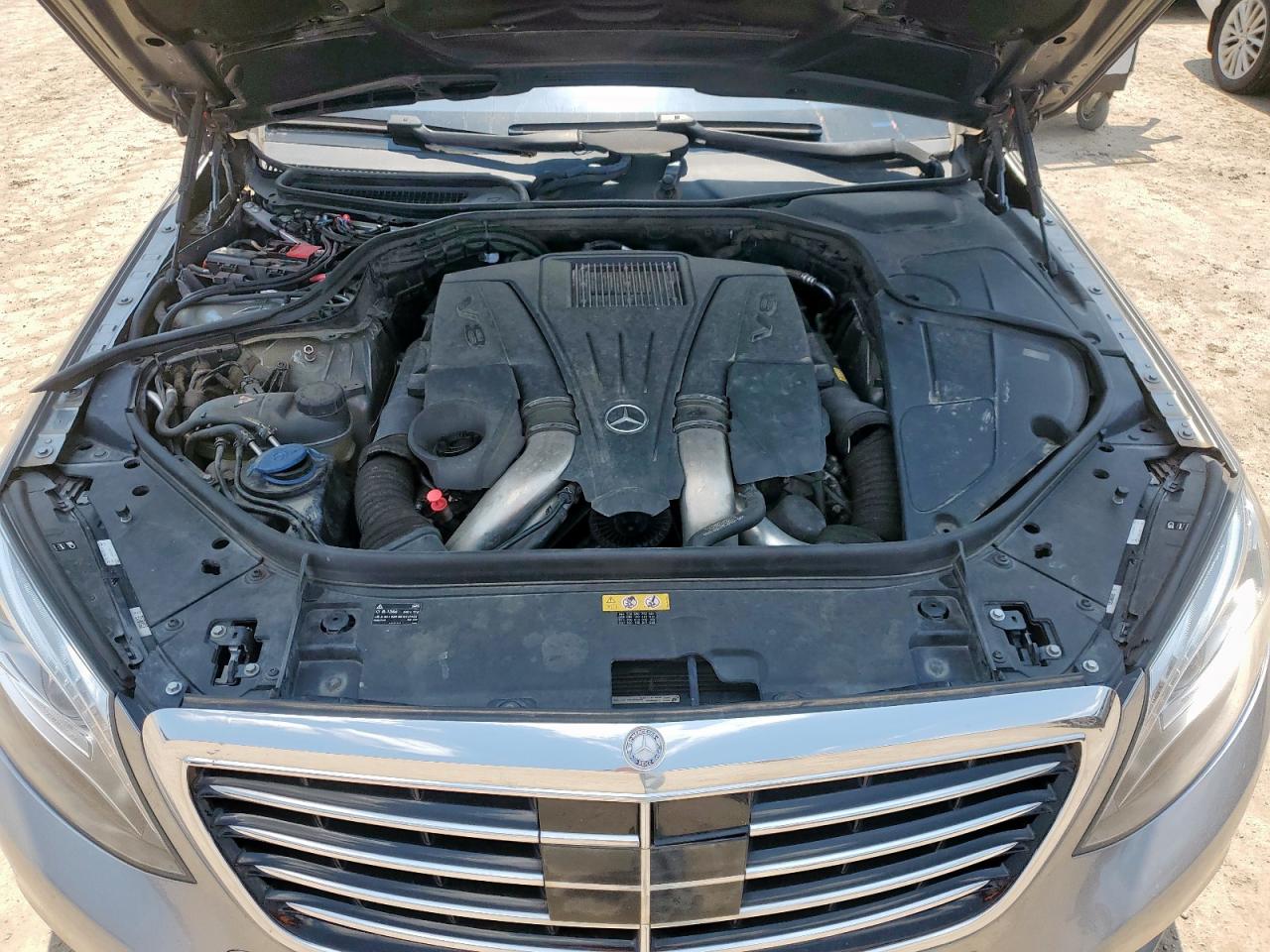 Mercedes-Benz S-Class 550