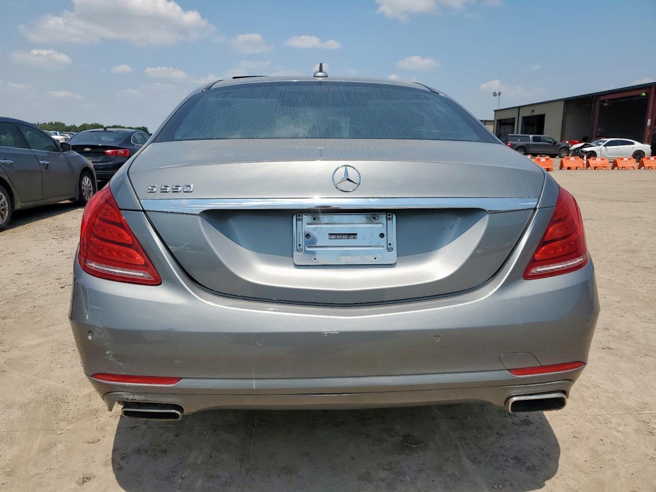 Mercedes-Benz S-Class 550