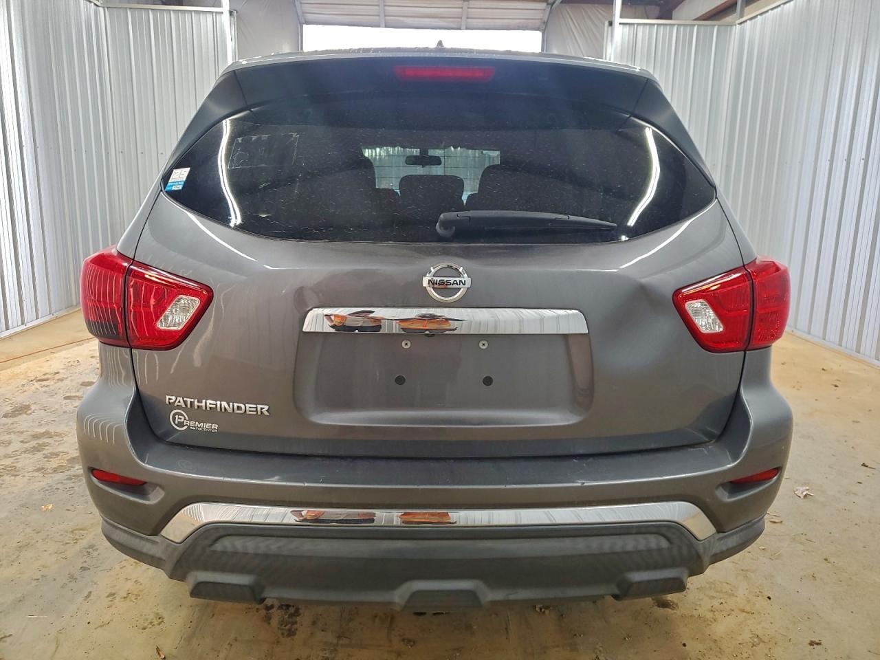 Nissan Pathfinder Sv