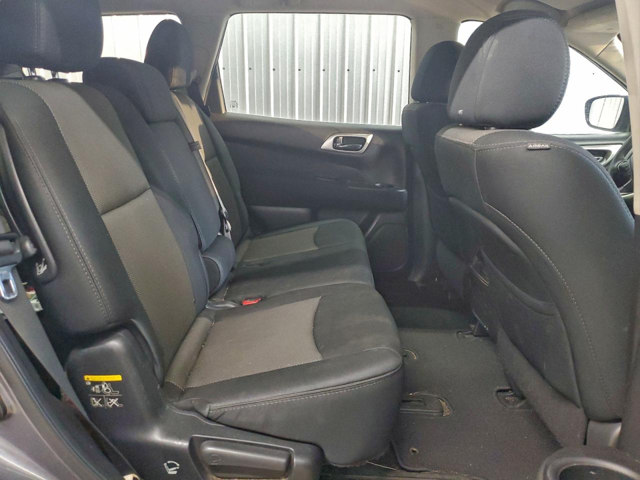 Nissan Pathfinder Sv