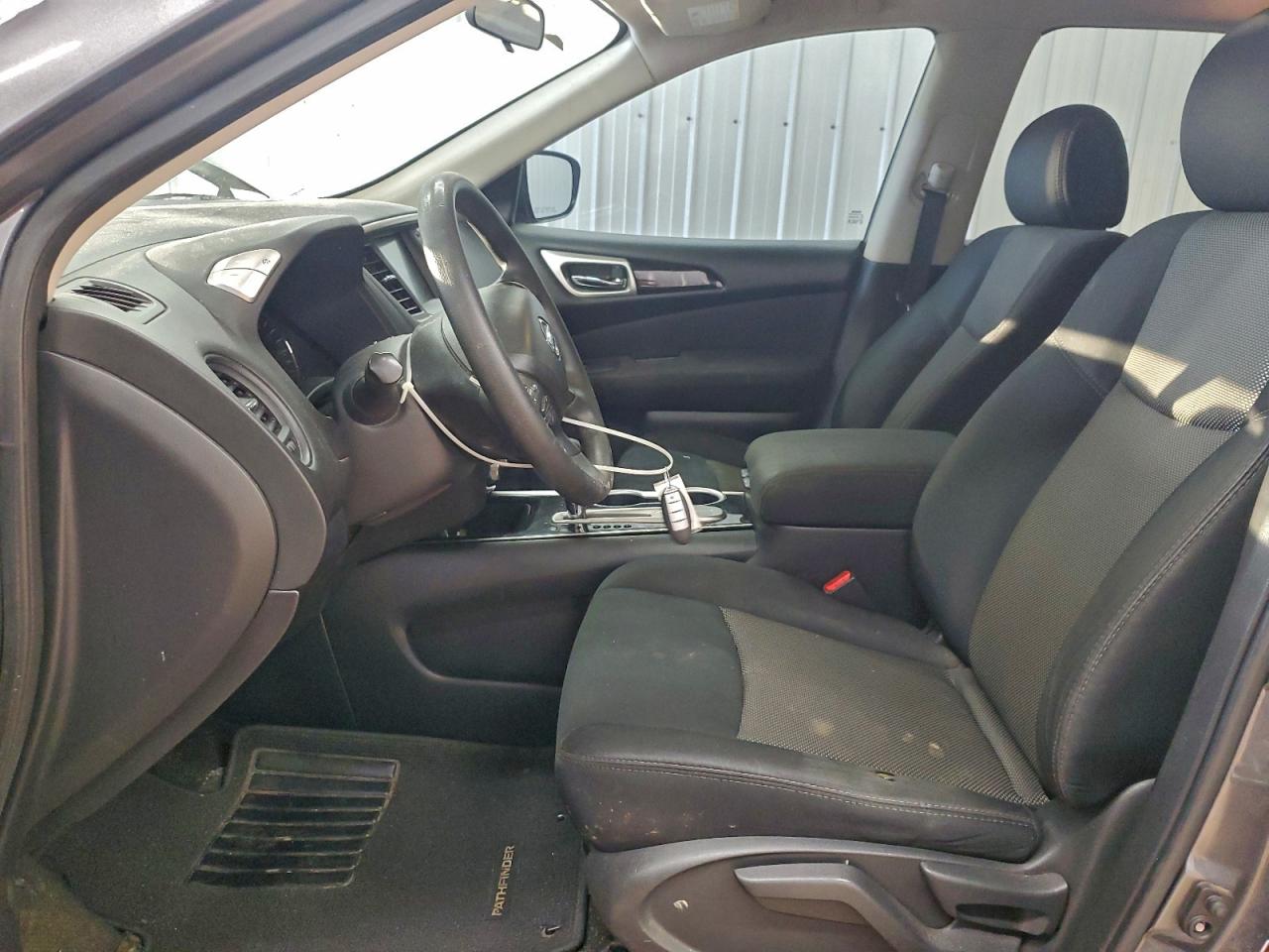 Nissan Pathfinder Sv