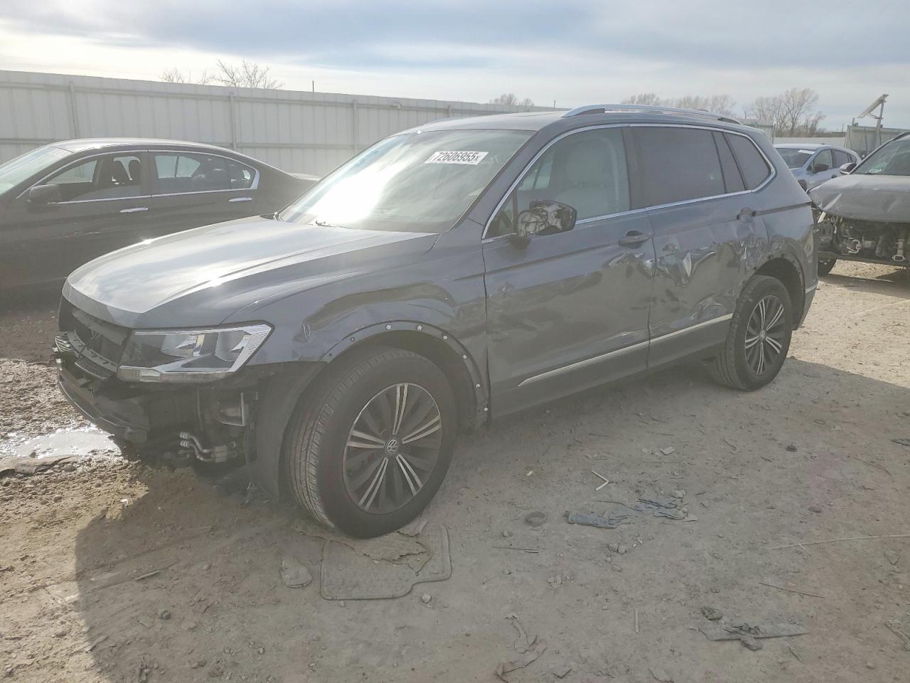 Salvage Volkswagen Tiguan Image