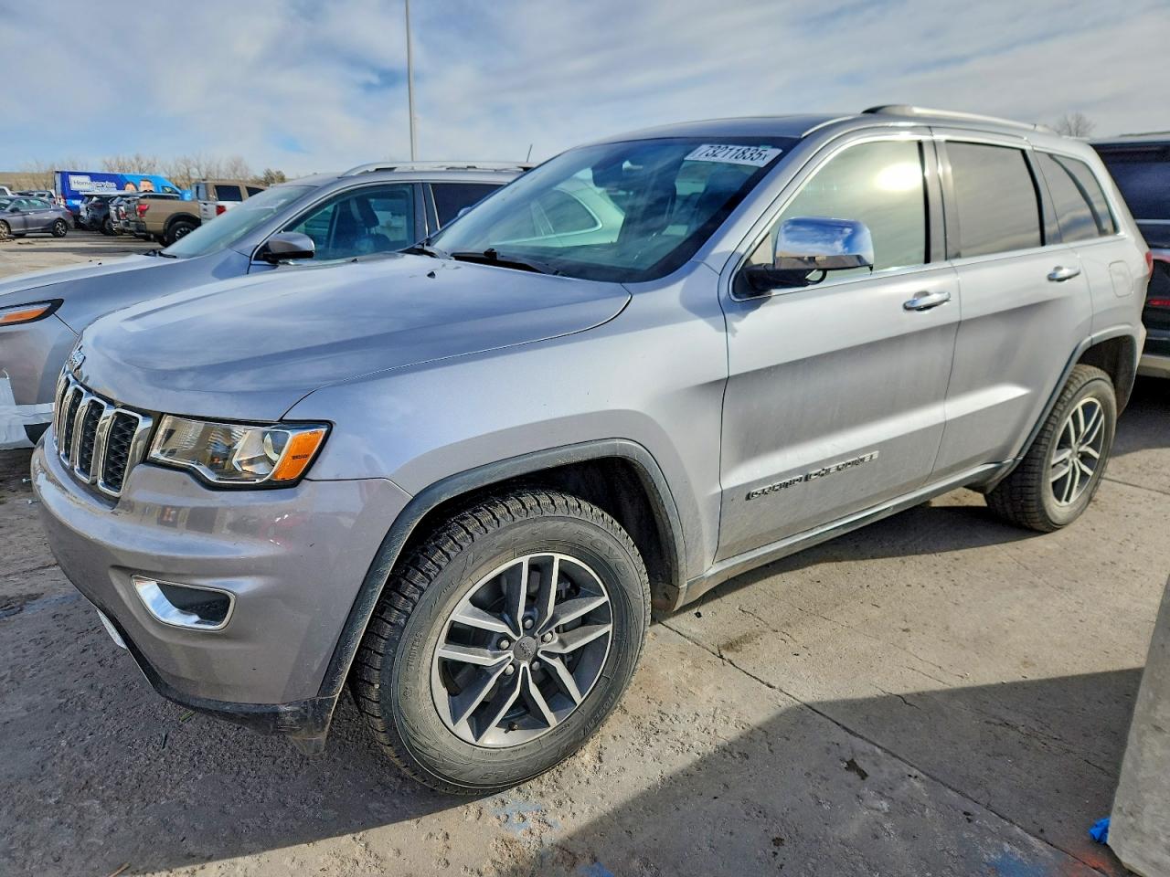 Salvage Jeep Grand Cherokee Image