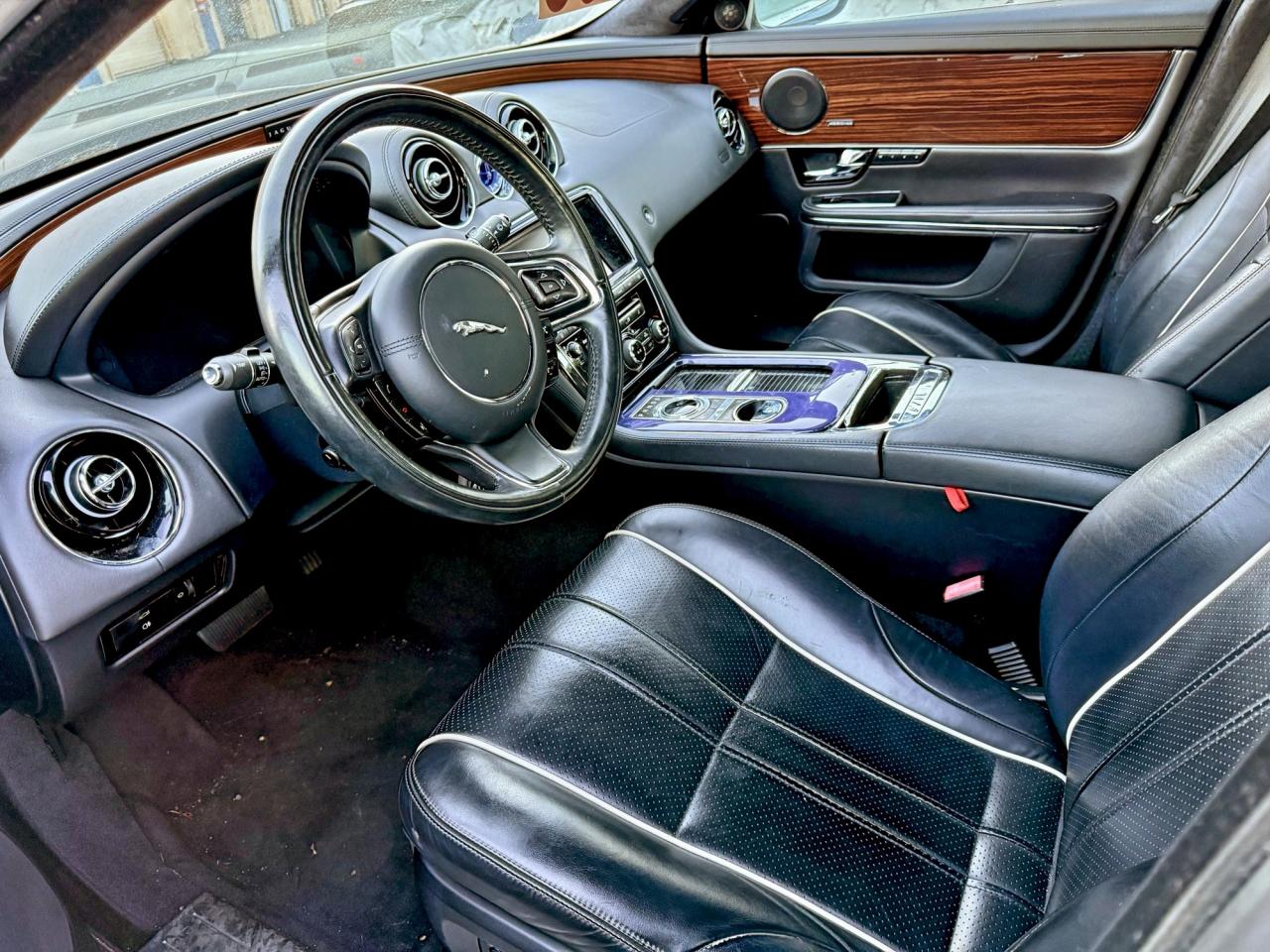 Jaguar XJ Portfolio