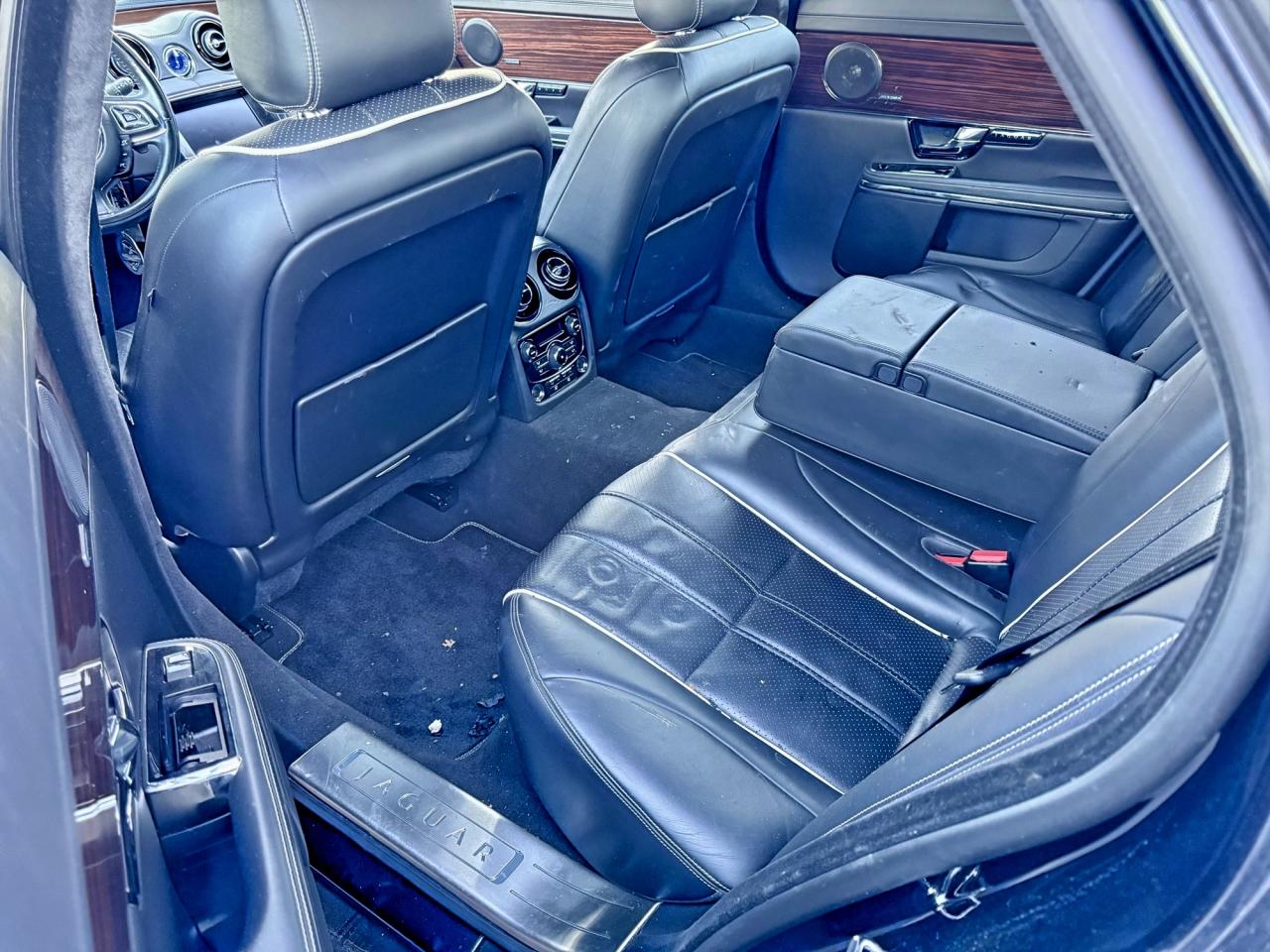 Jaguar XJ Portfolio