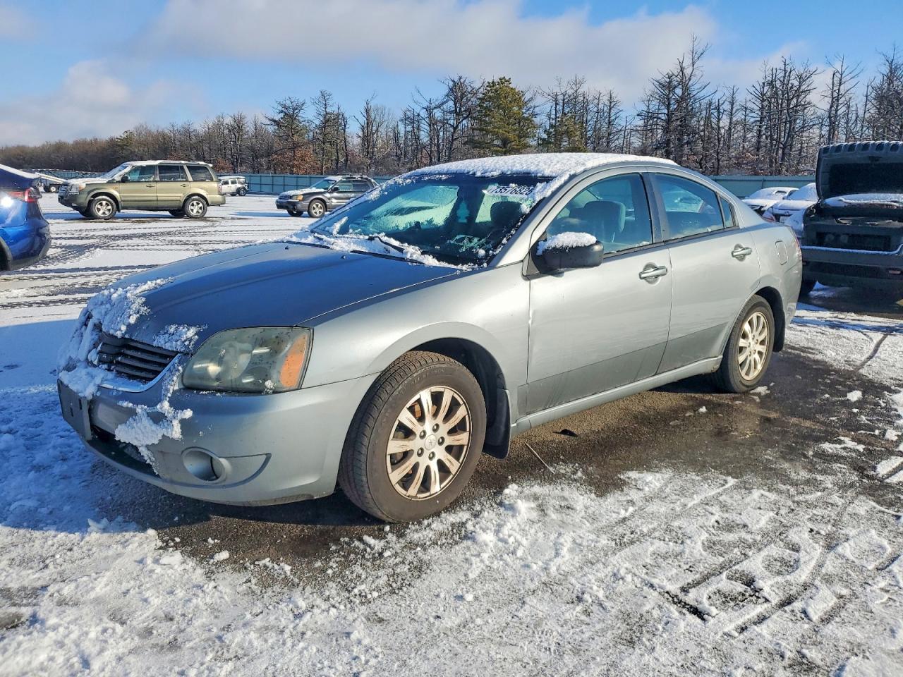 Salvage Mitsubishi Galant Image