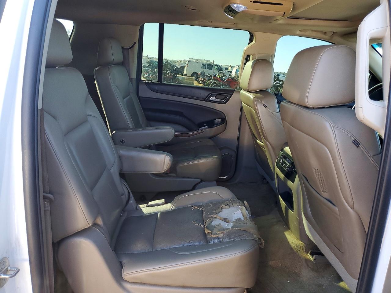Chevrolet Suburban C1500 Ltz
