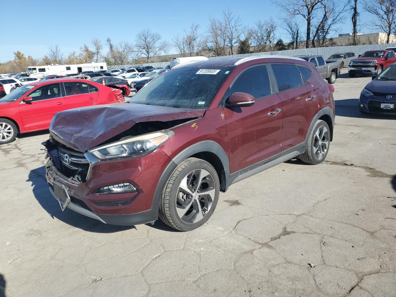 Salvage Hyundai TUCSON Image