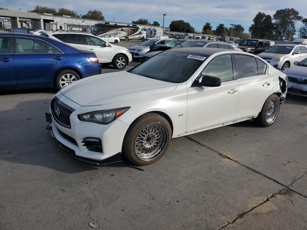 Salvage INFINITI Q50 Image