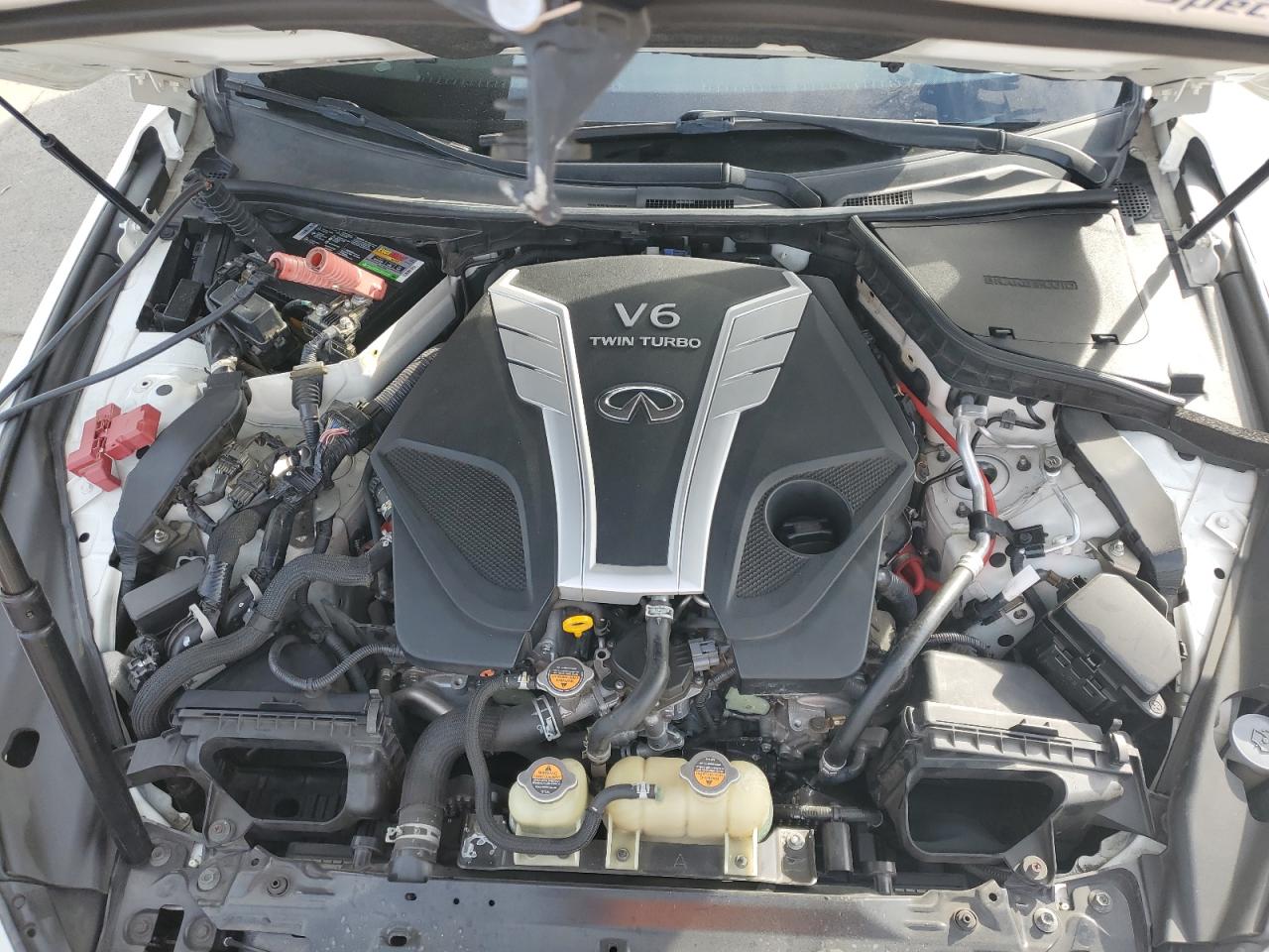 INFINITI Q50 Premium