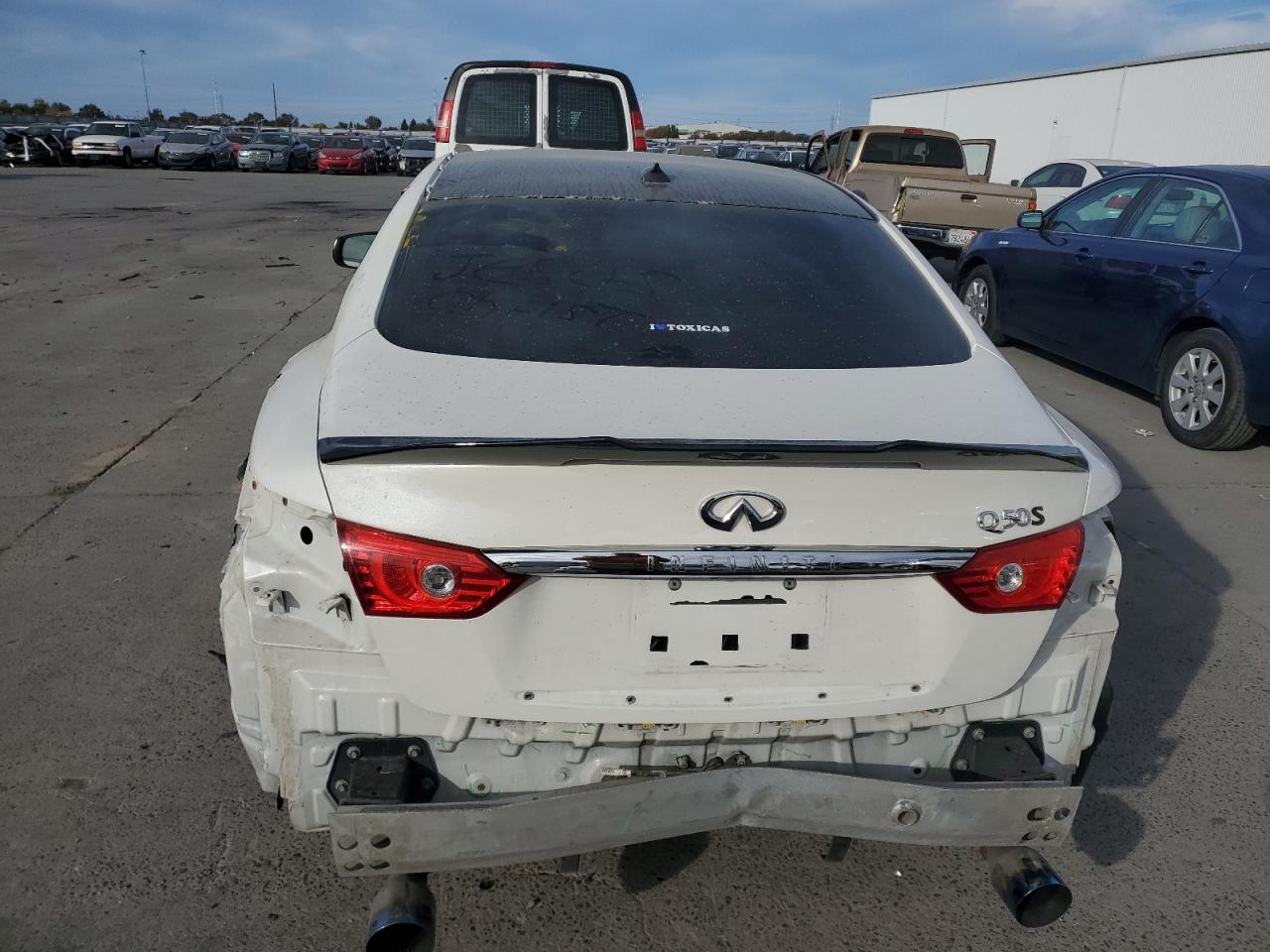 INFINITI Q50 Premium
