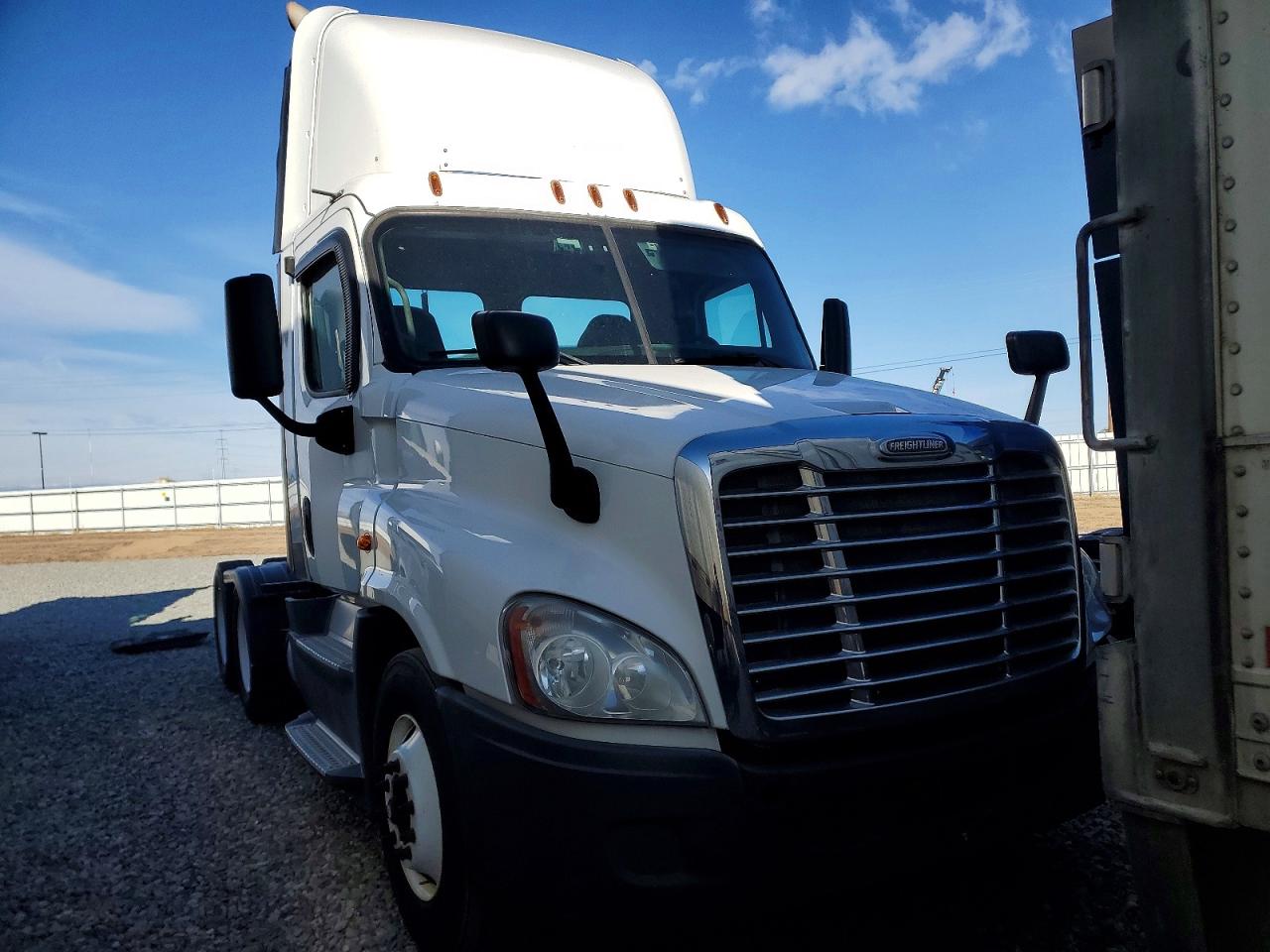 Salvage Freightliner Cascadia 1 Image