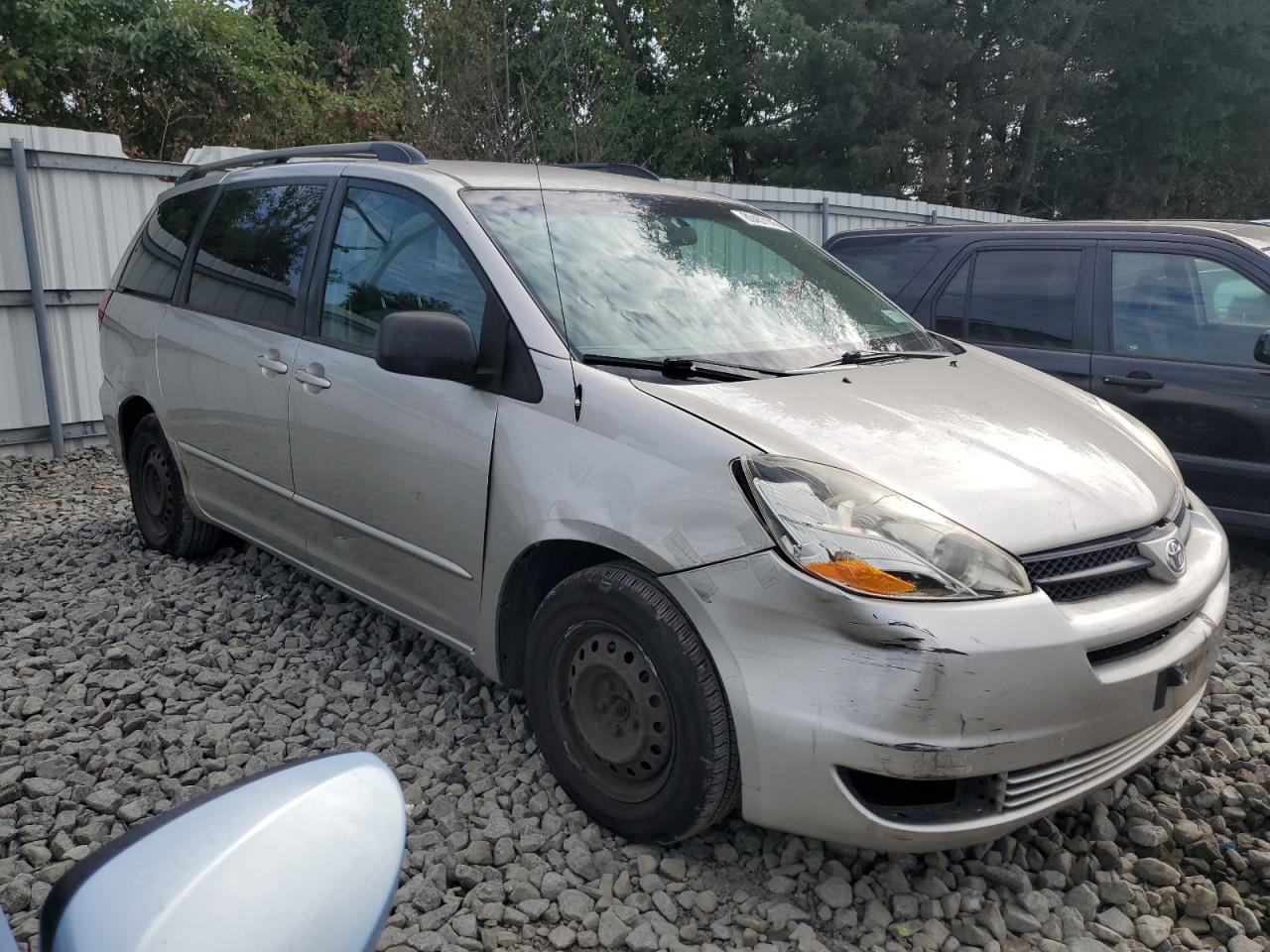 Toyota Sienna Ce