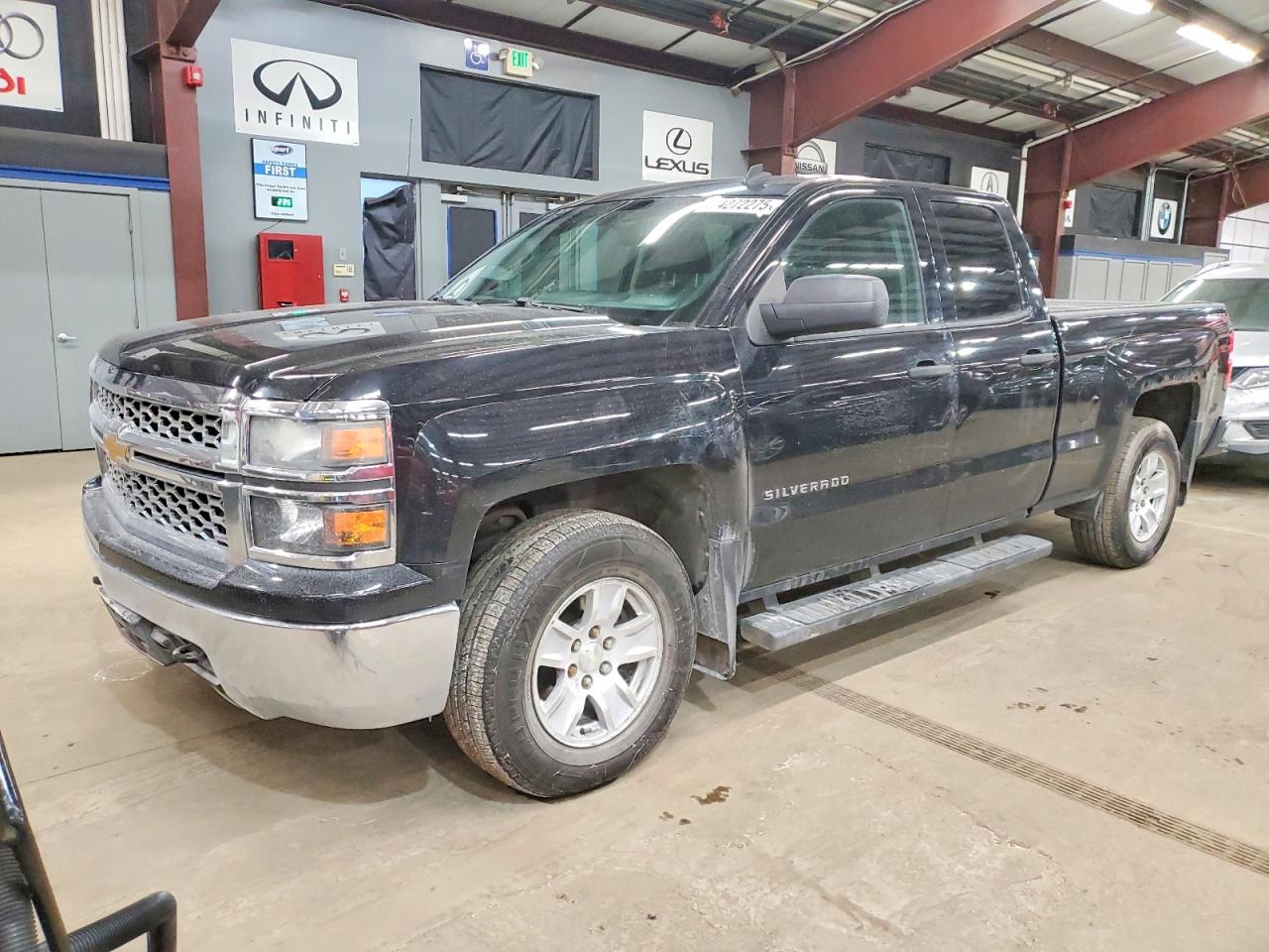 Salvage Chevrolet Silverado Image