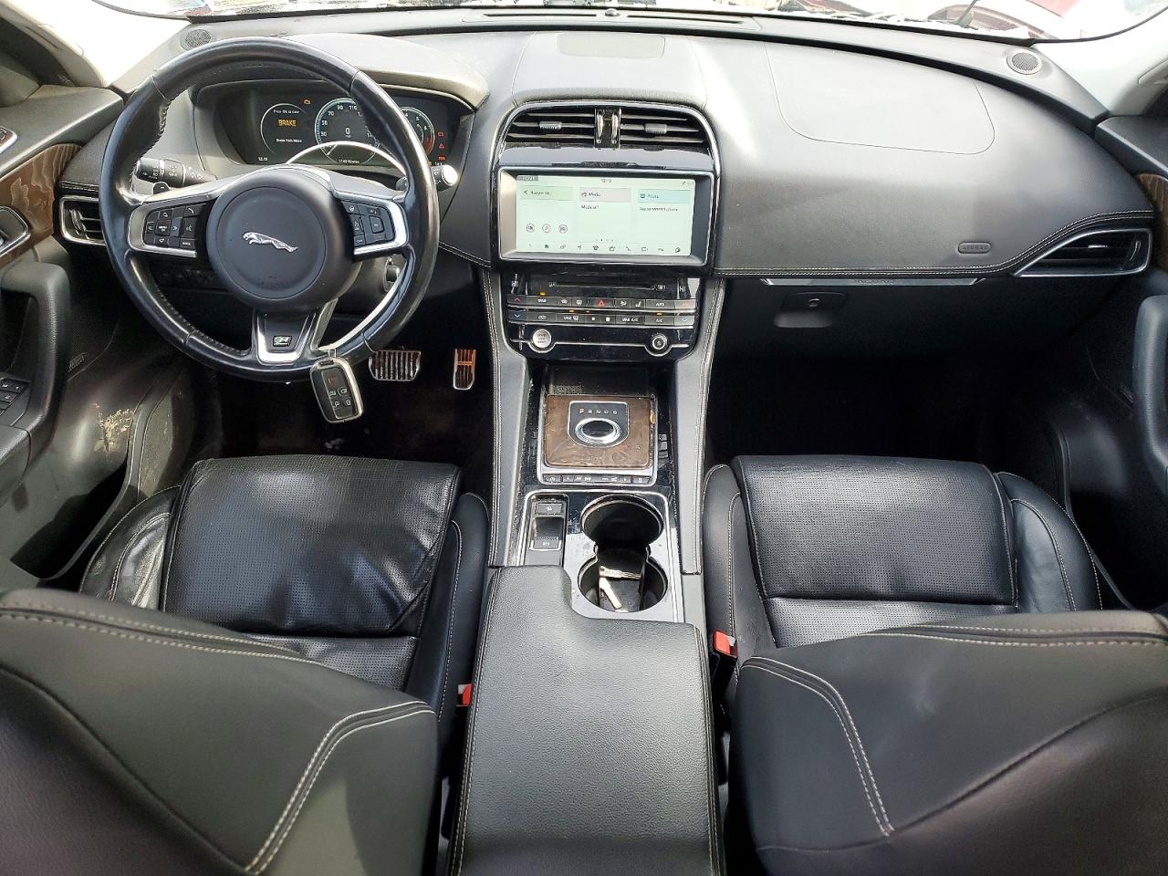 Jaguar F-PACE R - Sport