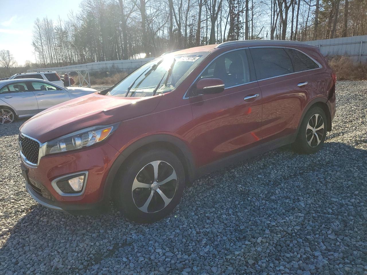 Salvage Kia Sorento Image