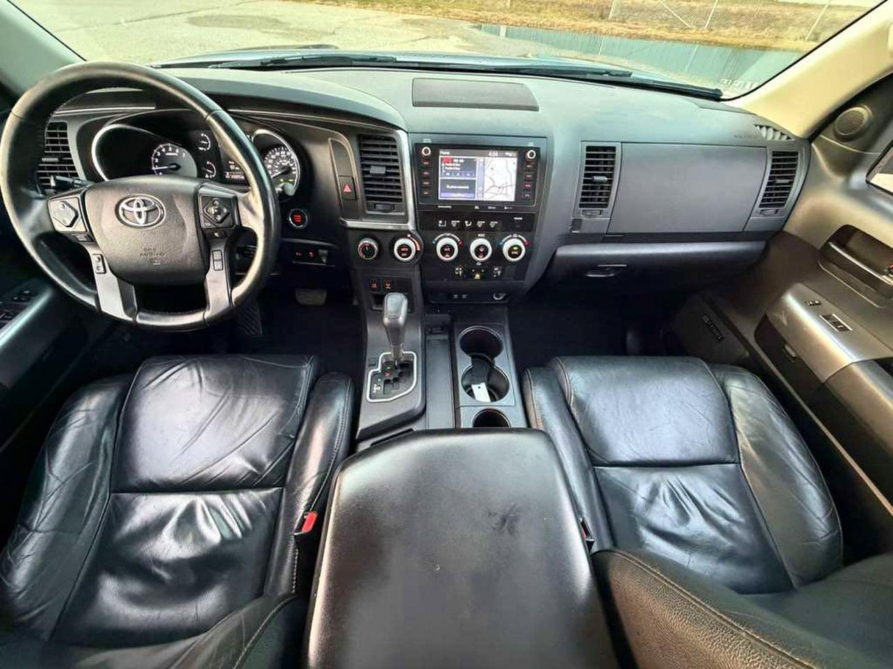 Toyota Sequoia Sr5