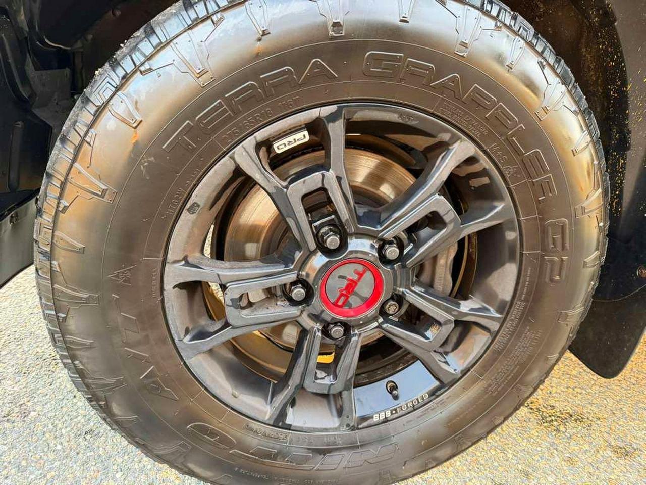 Toyota Sequoia Sr5