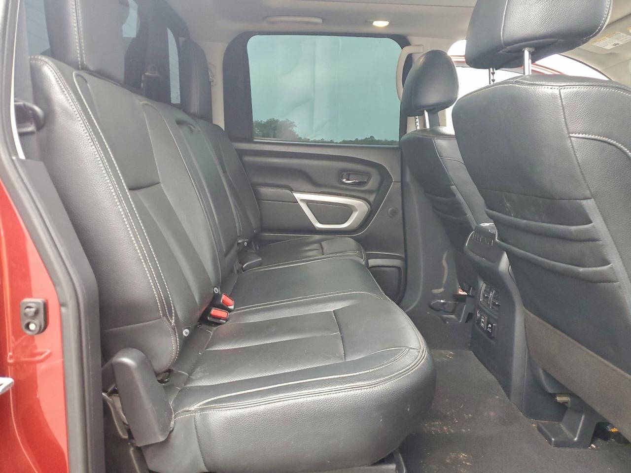 Nissan Titan Sv