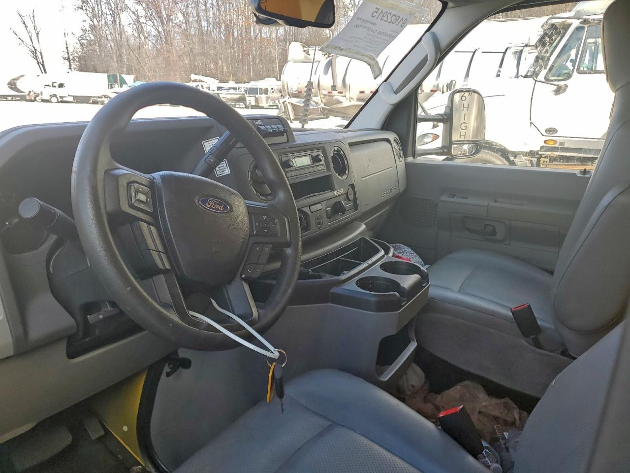 Ford Econoline E350 Super Duty Van