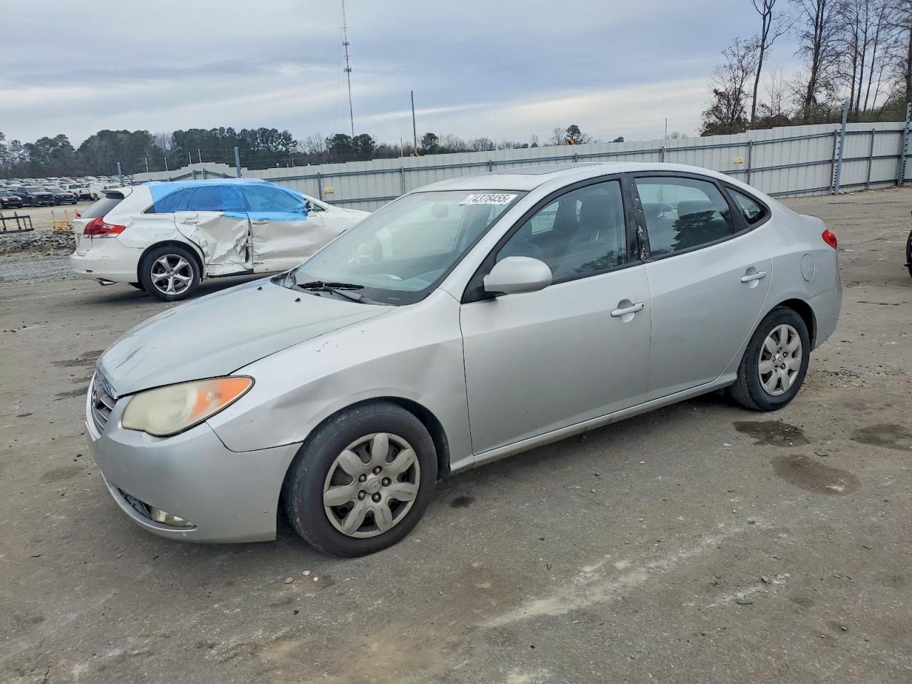 Salvage Hyundai ELANTRA Image
