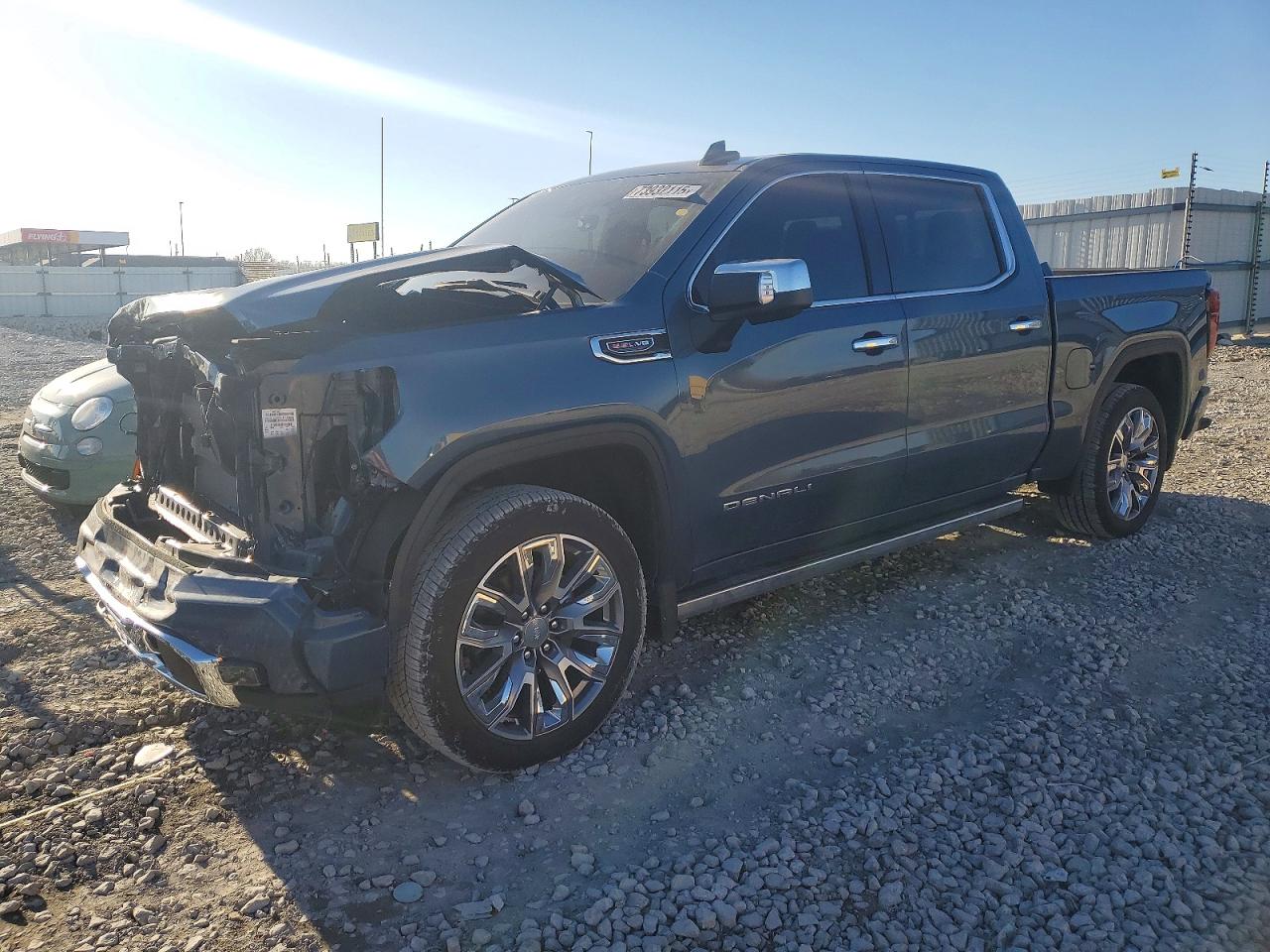 Salvage GMC Sierra Image