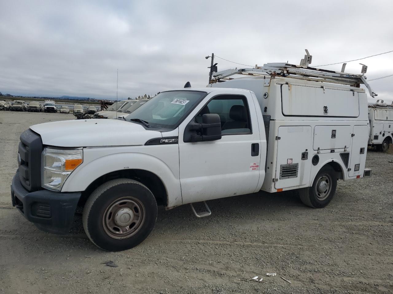 Salvage Ford F-350 Image