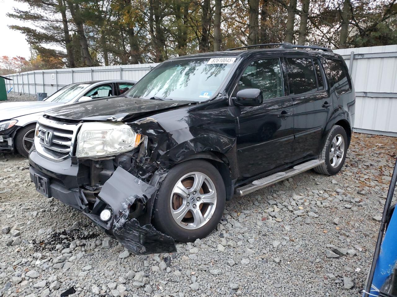 Salvage Honda Pilot Image
