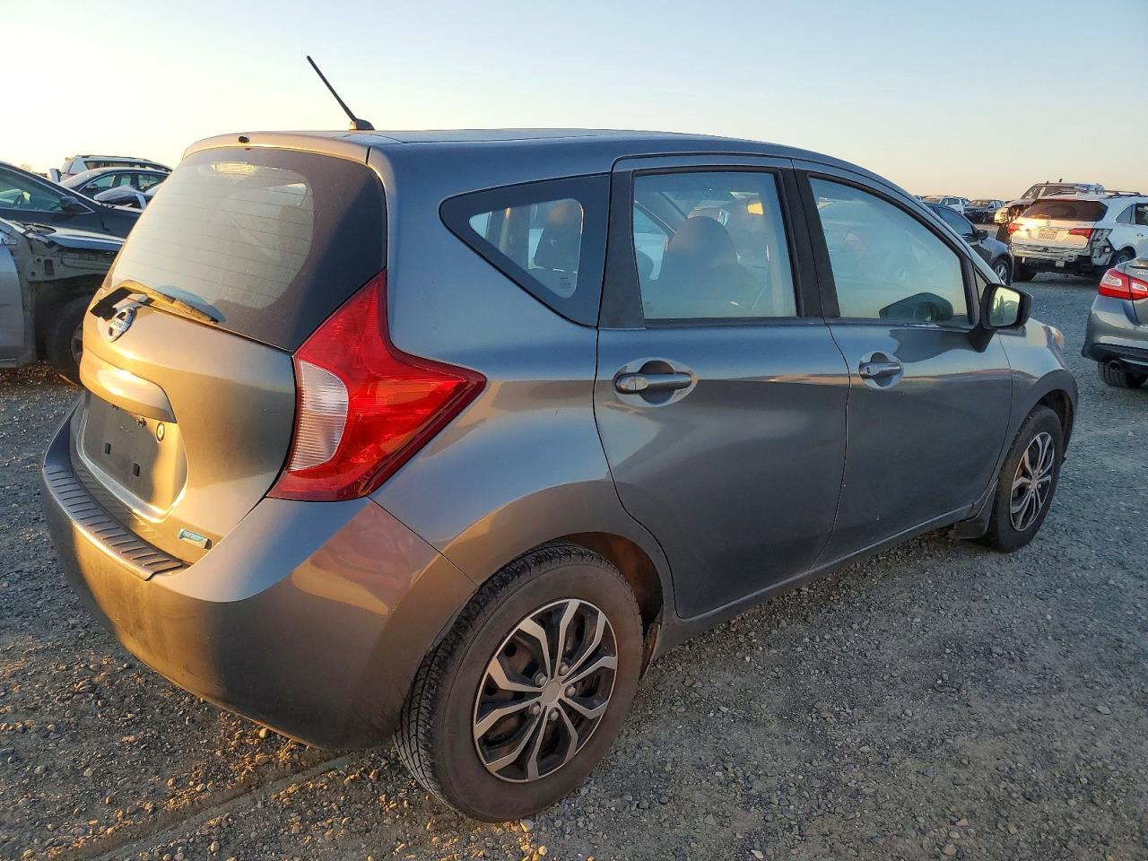 Nissan Versa S