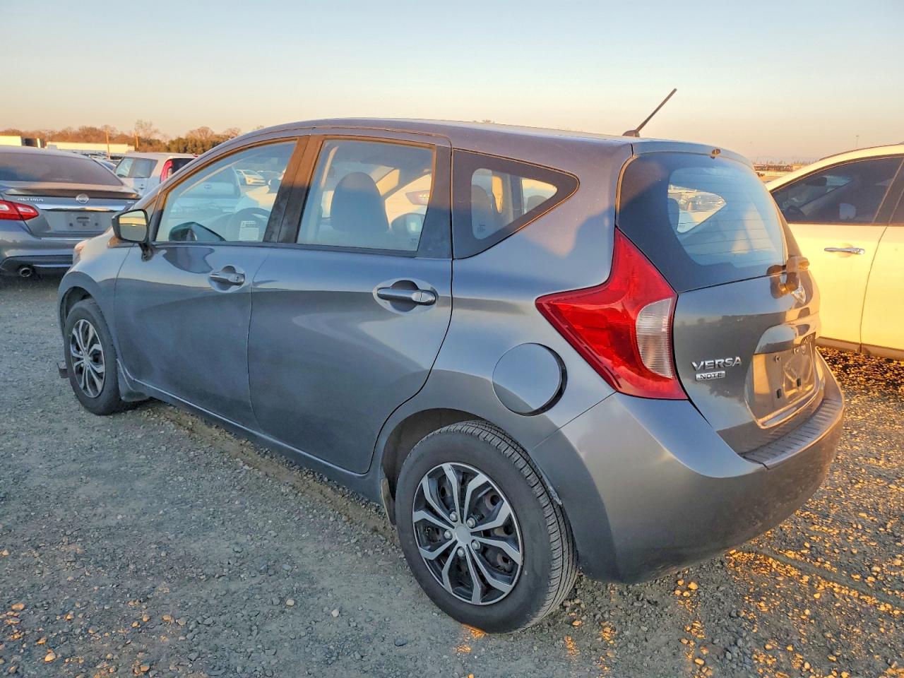 Nissan Versa S