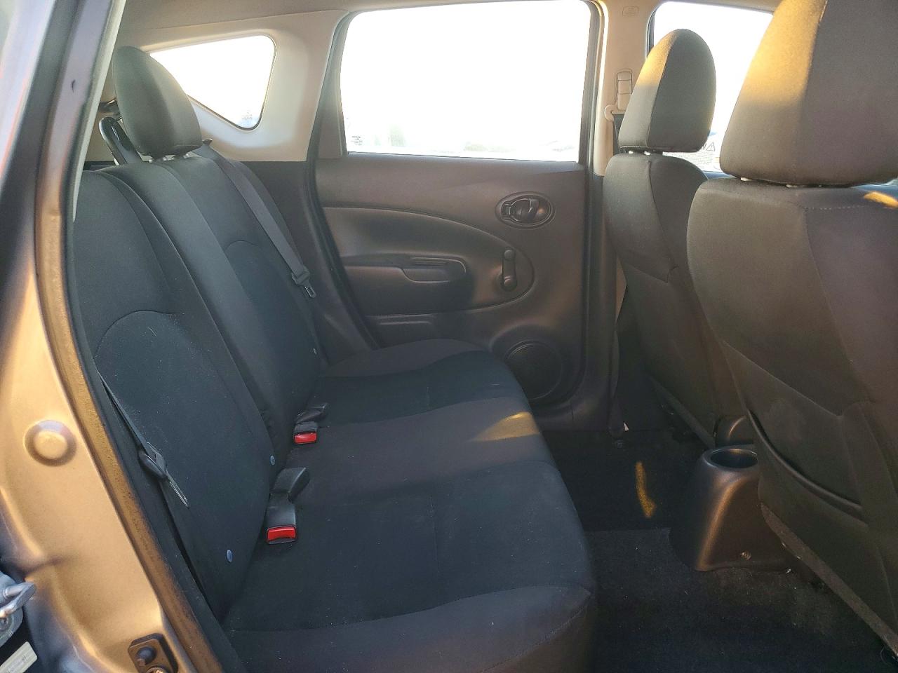 Nissan Versa S