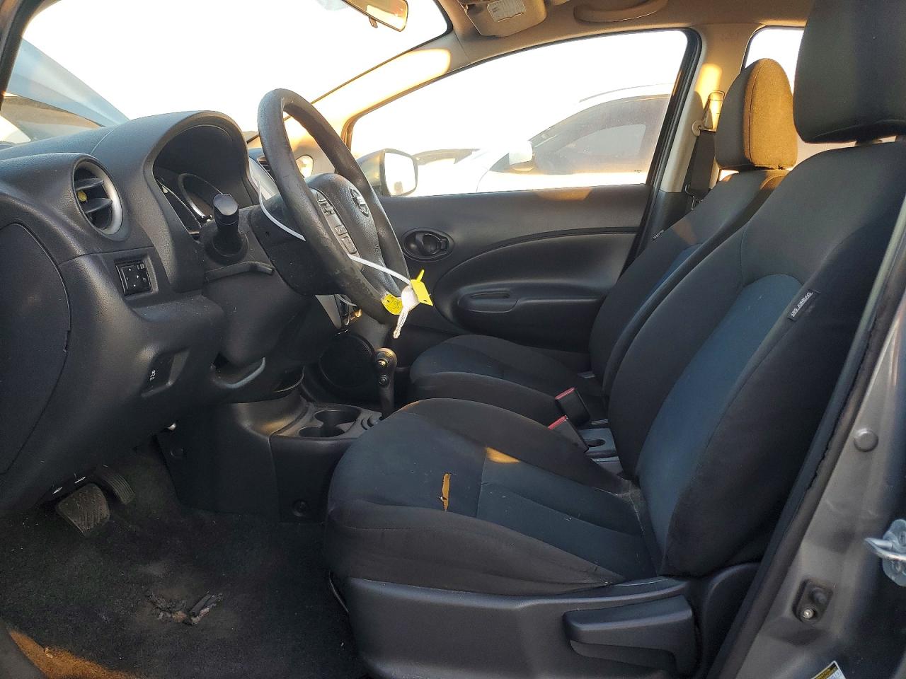 Nissan Versa S