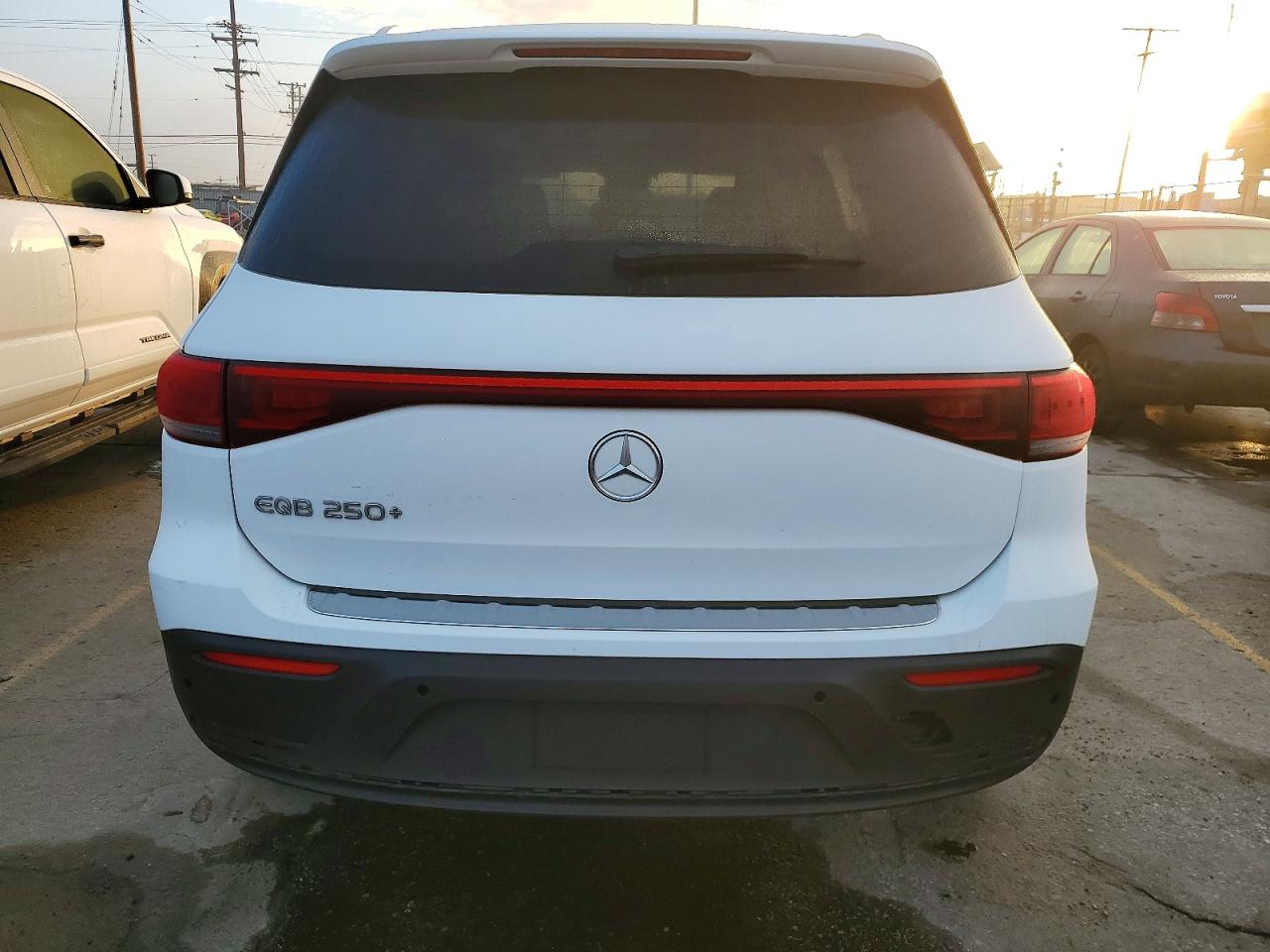 Mercedes-Benz EQB 250+