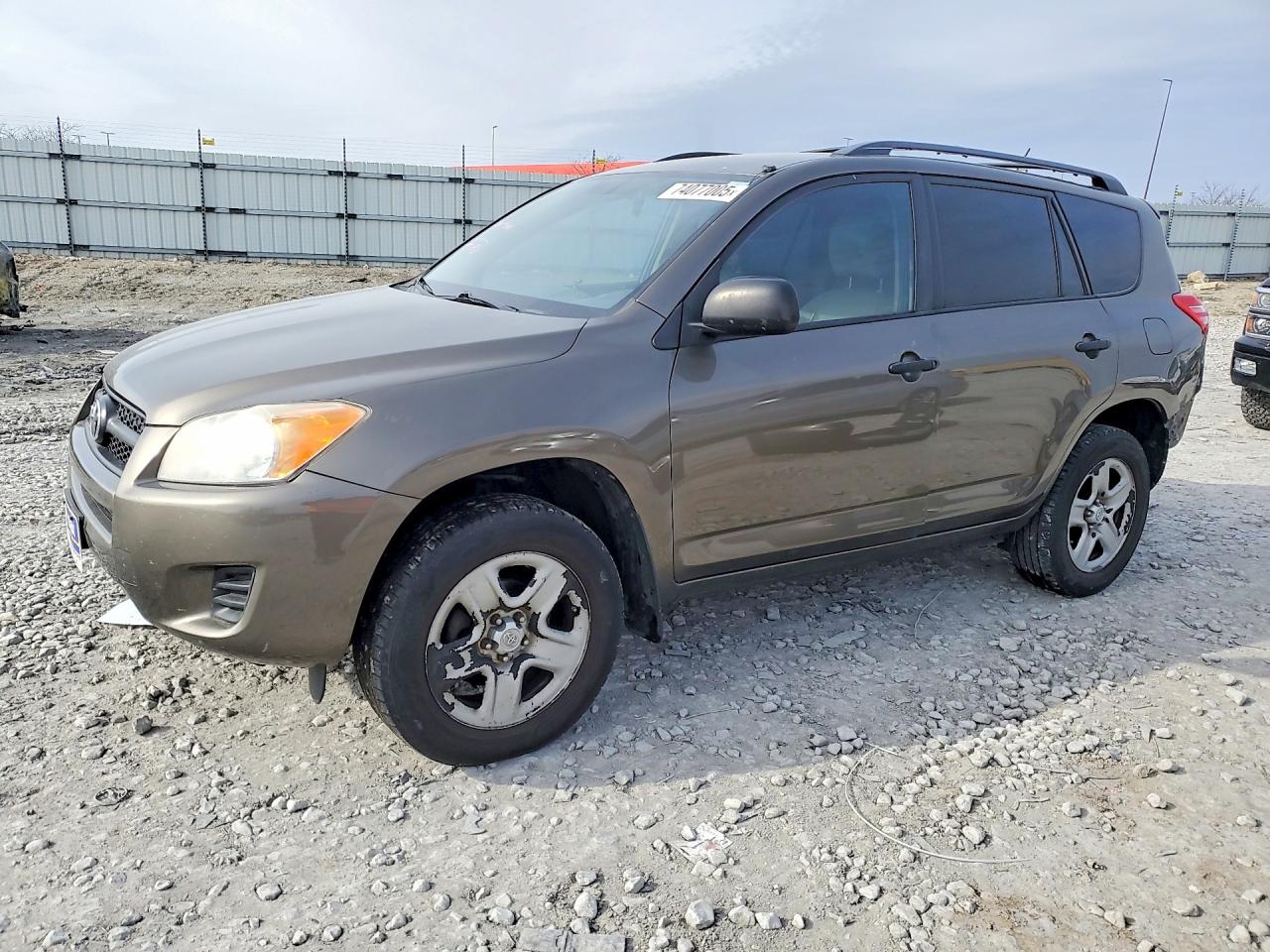 Salvage Toyota RAV4 Image