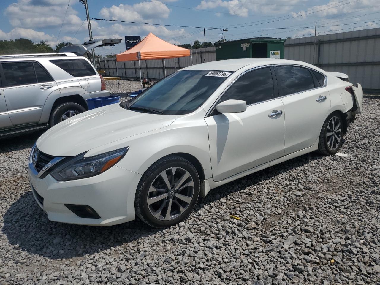 Salvage Nissan Altima Image